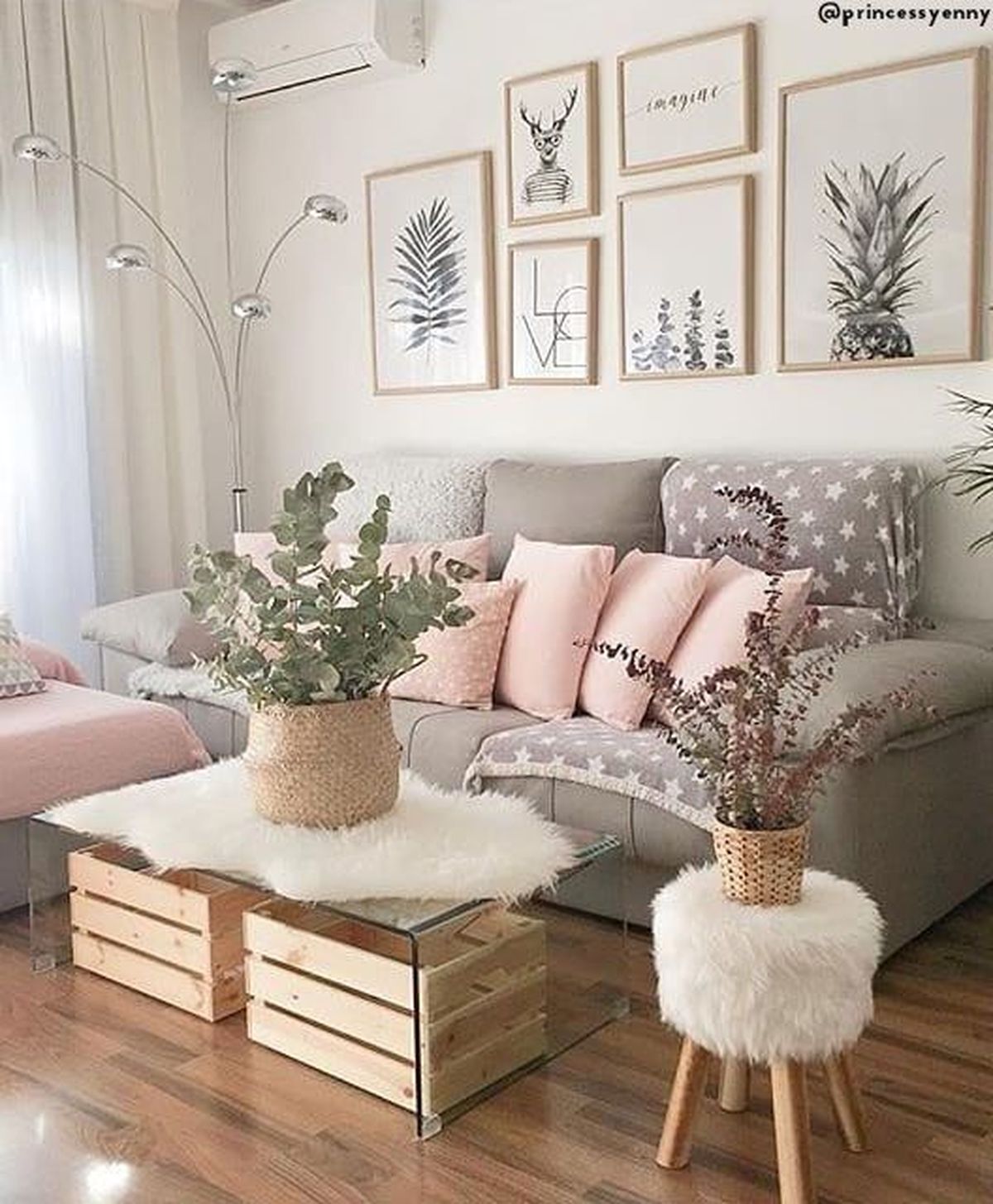 decorar salon cuadros detras del sofa 2