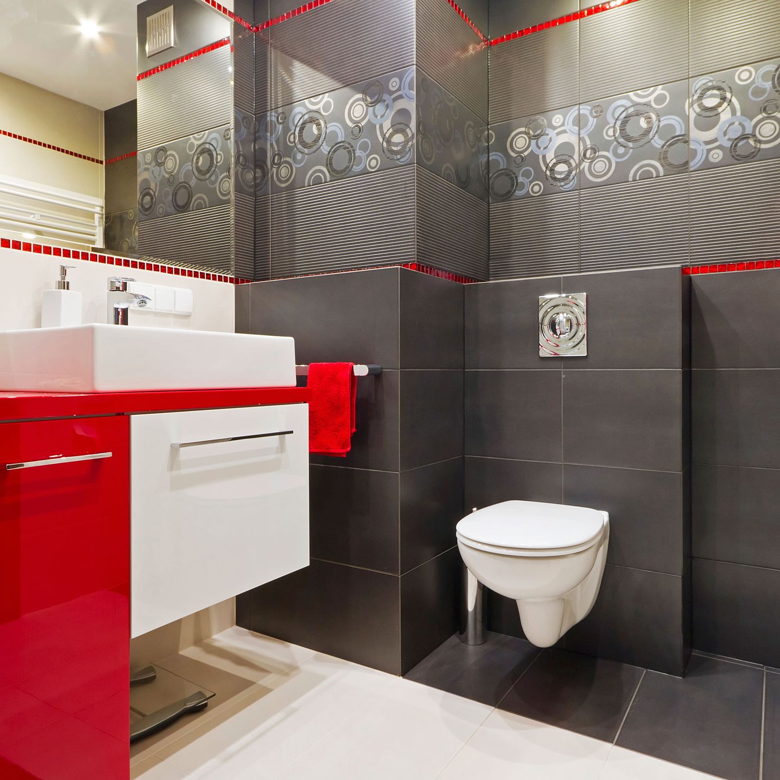 Decorar el baño en rojo y gris 5 Decorar el baño en rojo y gris 5