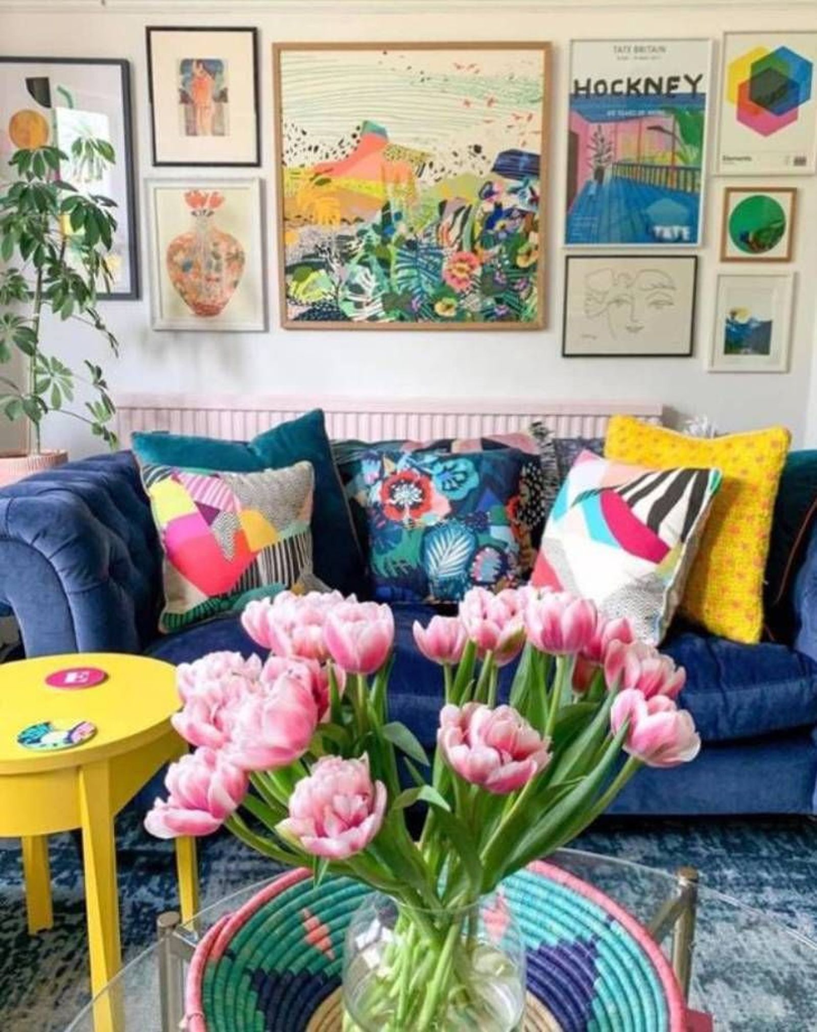 salon sofa azul amarillo pinterest Lacey Glencora Loftin