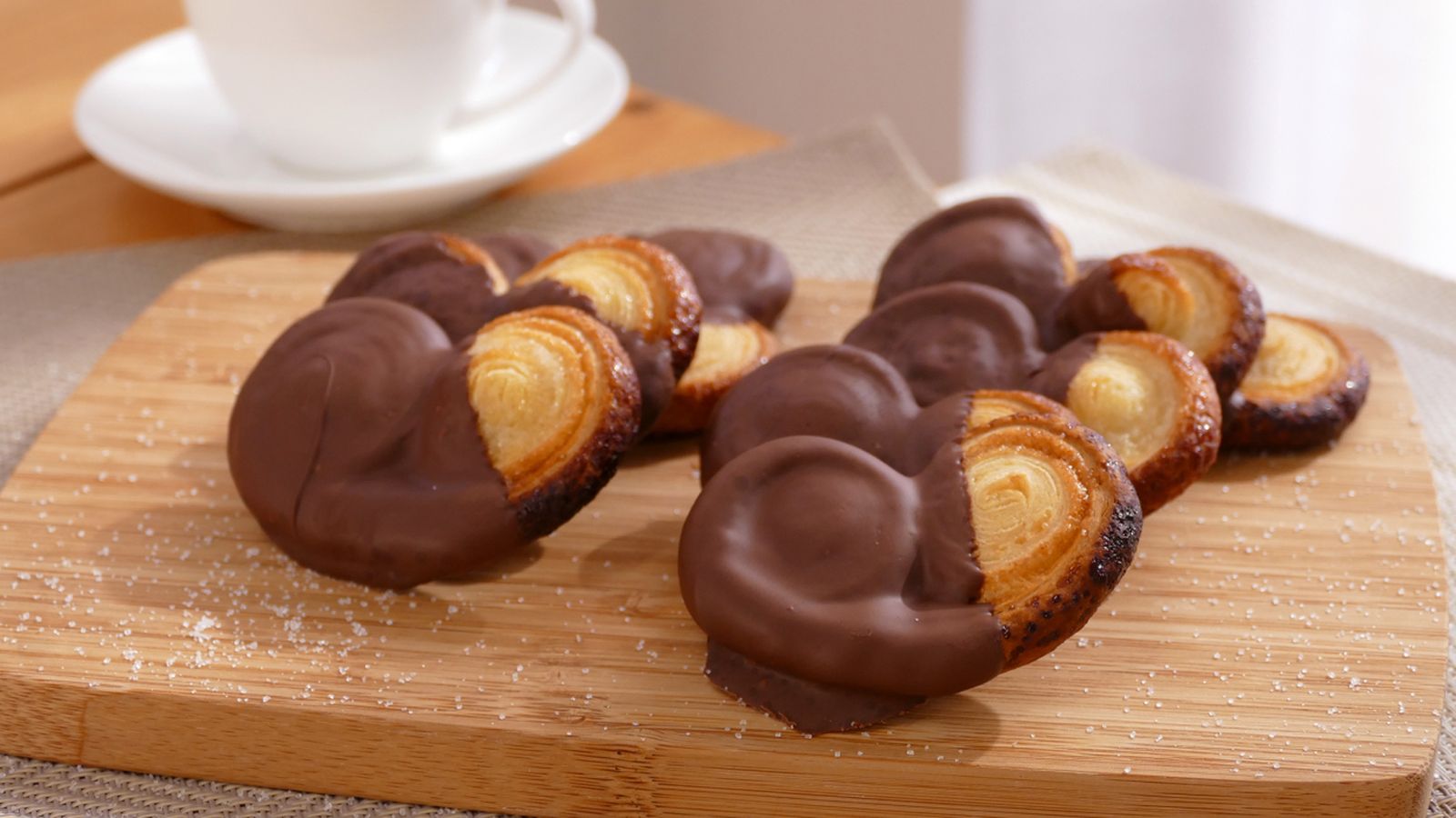 Palmeritas de hojaldre con chocolate