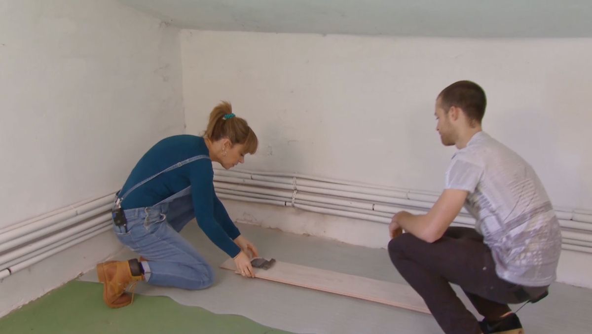 Convertir desván en sala rústica paso 2