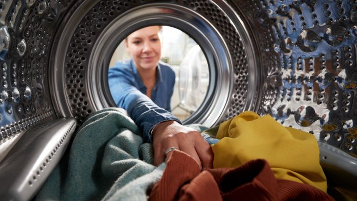 razones por las que deberias meter pelotas de tenis en lavadora