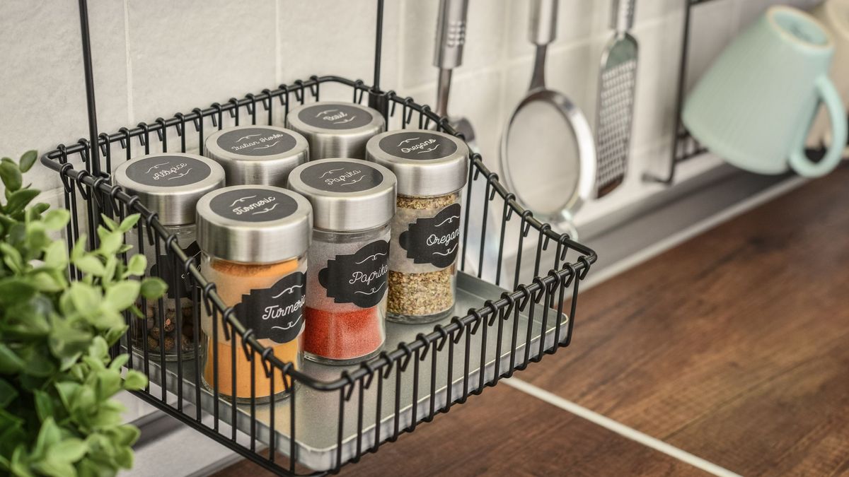 Los organizadores de alambre son perfectos para crear almacenamiento vertical sencillo y estilizado