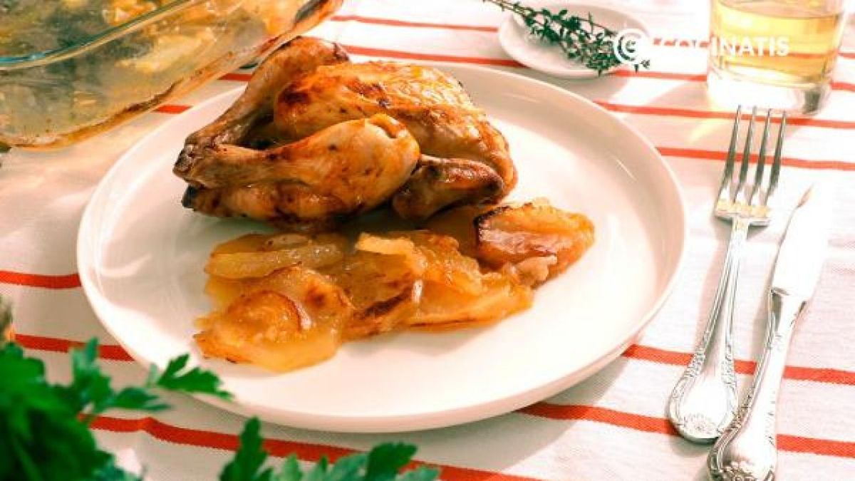 Receta de picantones al horno con patatas y cebolla  paso 6