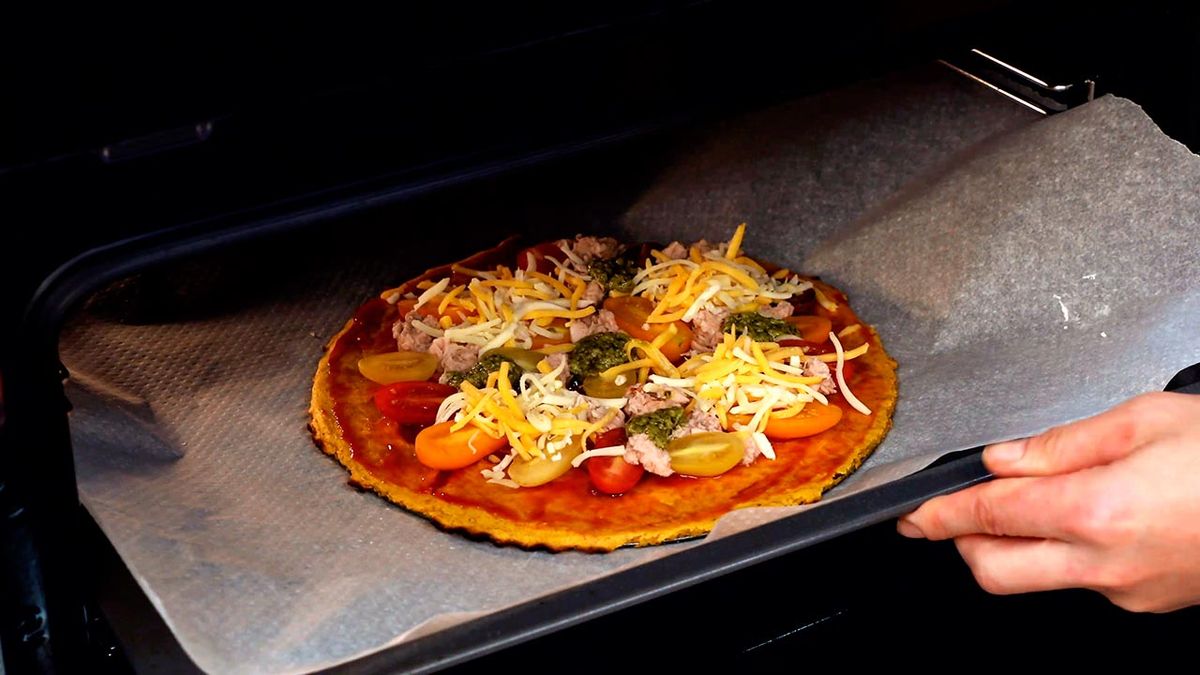 Receta de pizza fantasma para Halloween  paso 3