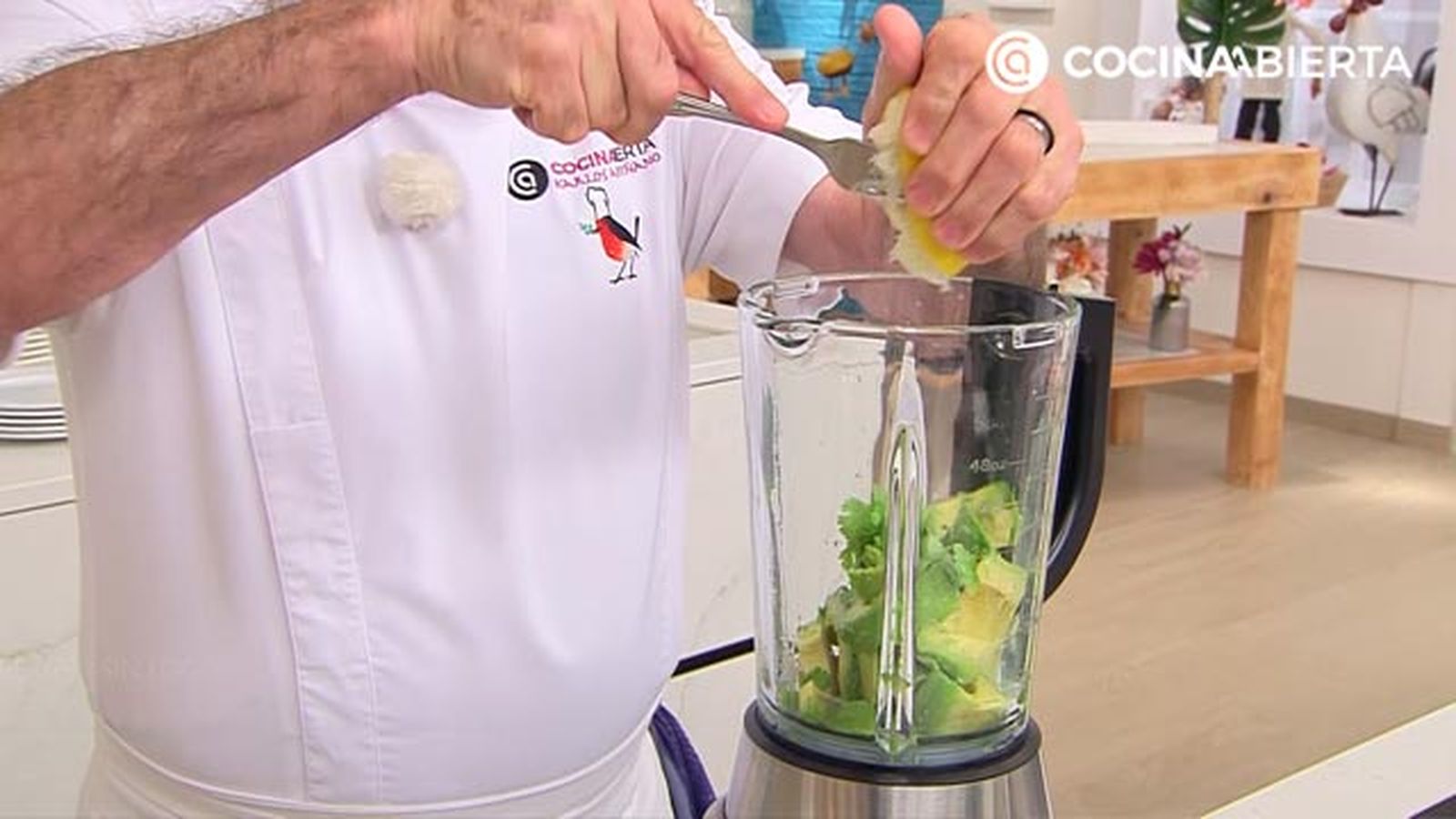 ensalada de trigo sarraceno y tomate con crema aguacate receta karlos arguinano karl6795 paso3 ensalada de trigo sarraceno y tomate con crema aguacate receta karlos arguinano karl6795 paso3