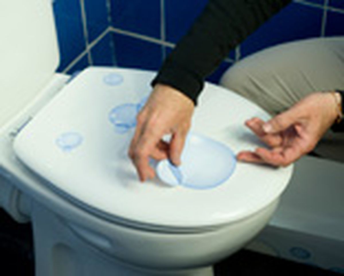 brico 0645 adhesivo inodoro paso 5