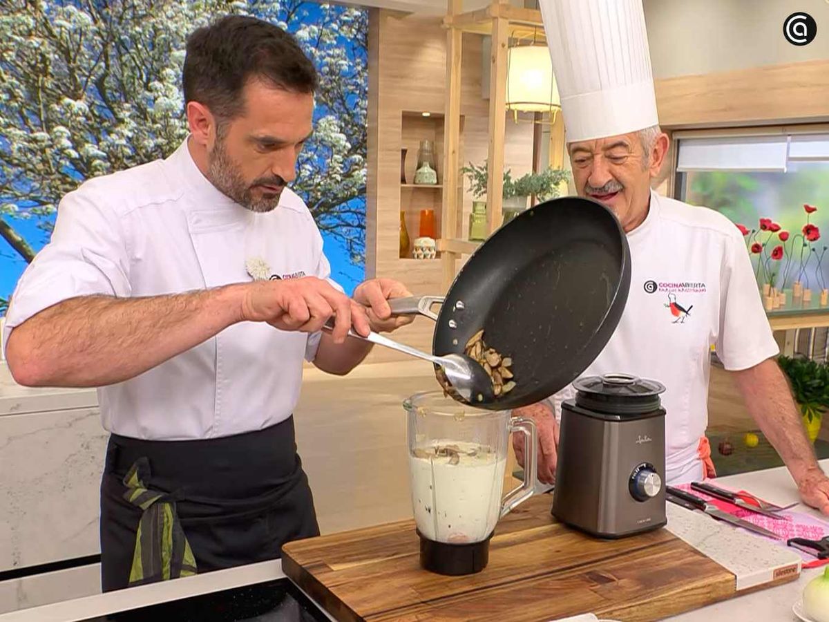 Tritura las setas, cebolleta con nata líquida