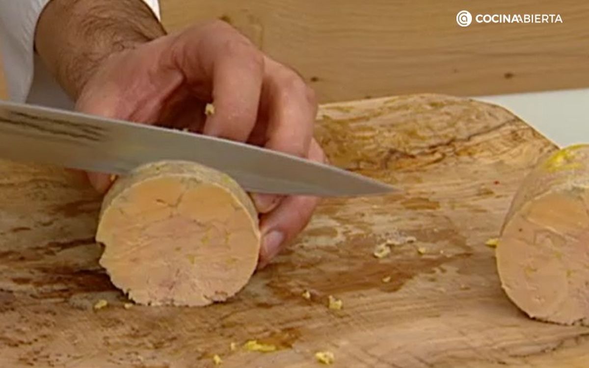 Sirve el foie gras en terrinas individuales