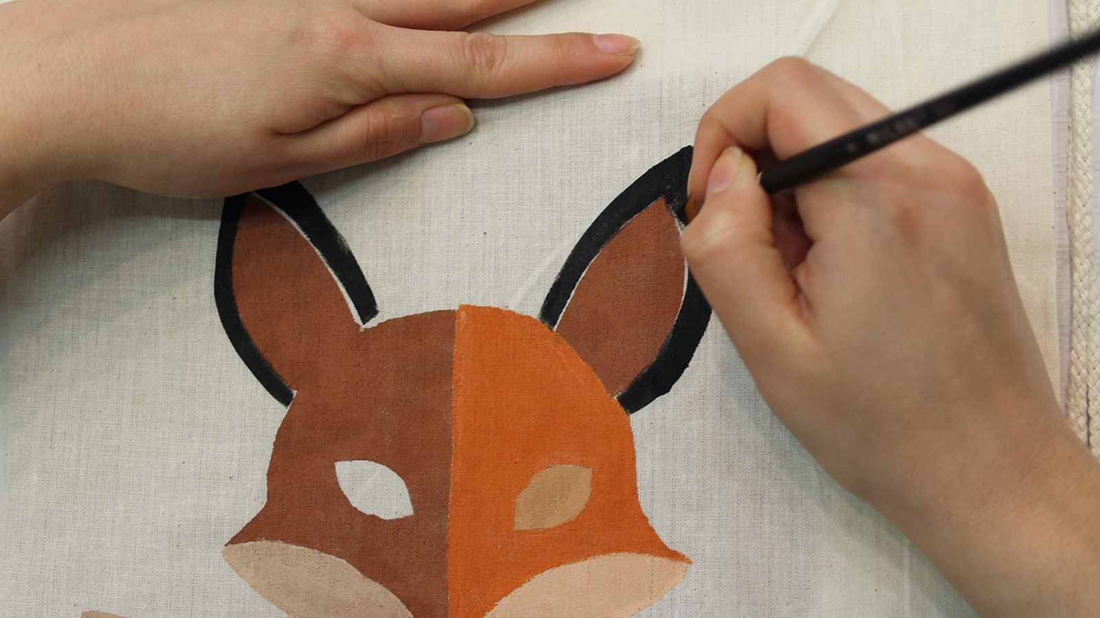 Pintar una mochila de tela paso 9 Pintar una mochila de tela paso 9