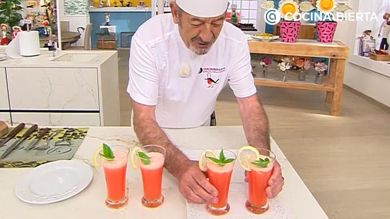 limonada de fresas y jengibre receta facil karlos arguinnao karl67660321 paso4 limonada de fresas y jengibre receta facil karlos arguinnao karl67660321 paso4