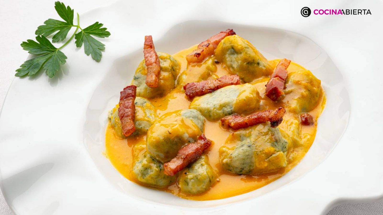 Ñoquis de espinaca rellenos de queso, por Joseba Arguiñano