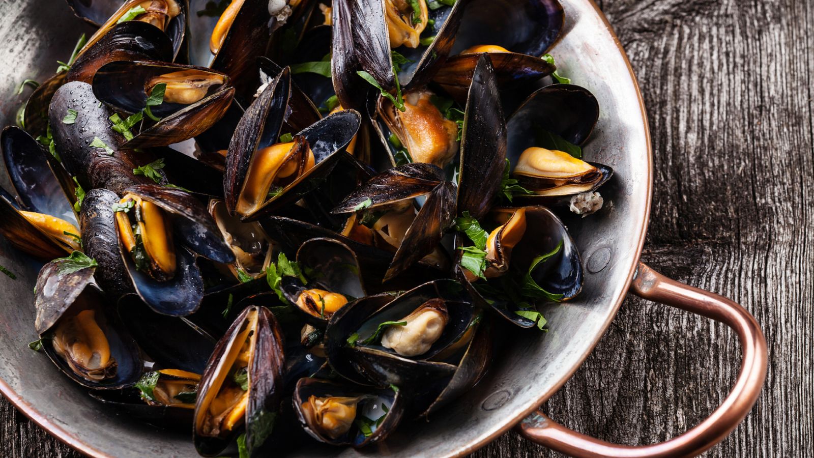 Al vapor y sin artificios, los mejillones muestran su mejor versión en invierno.