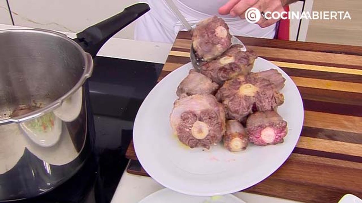 KARL7022 rabo castanas p2