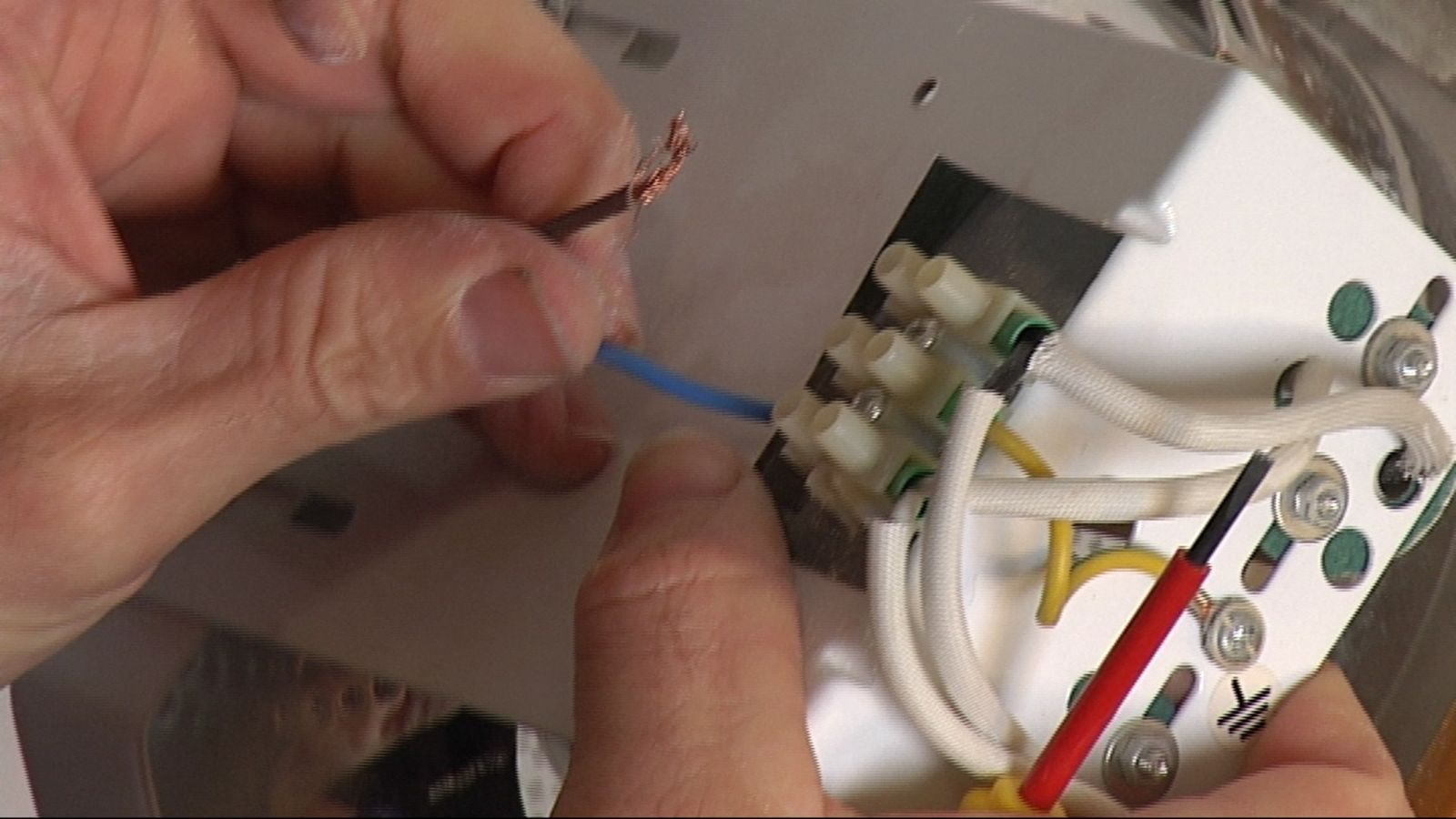 Sustituir foco encastrado paso 2 Sustituir foco encastrado paso 2