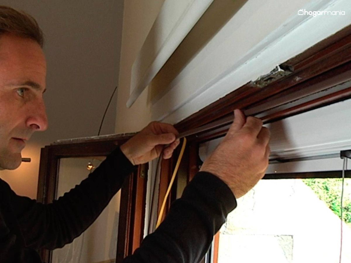 Pega suavemente sin estirar el bulete