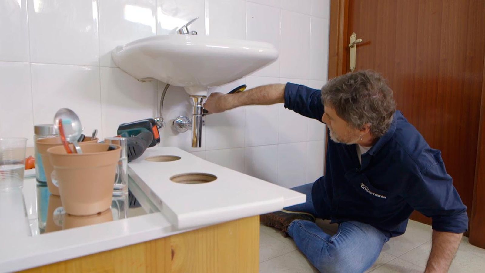Revestimiento para el baño paso 1 Revestimiento para el baño paso 1