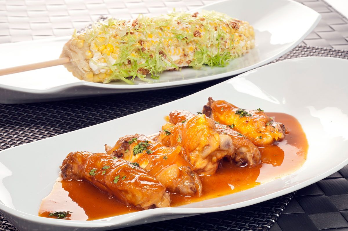 BRUN1243   Alitas de pollo bbq y mazorca en ensalada xl