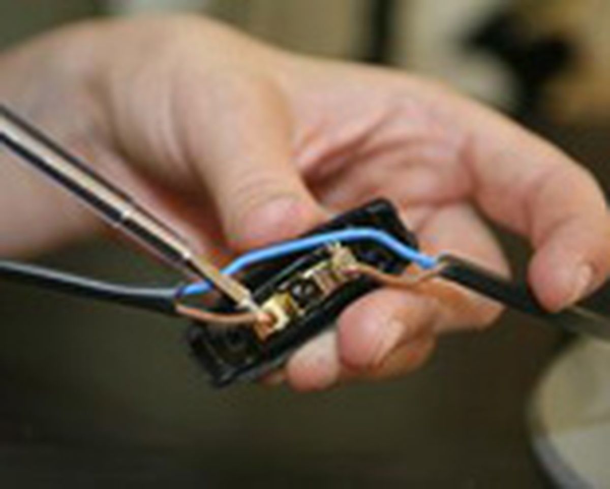 brico 0515 2 colocar regulador intensidad luz paso 2