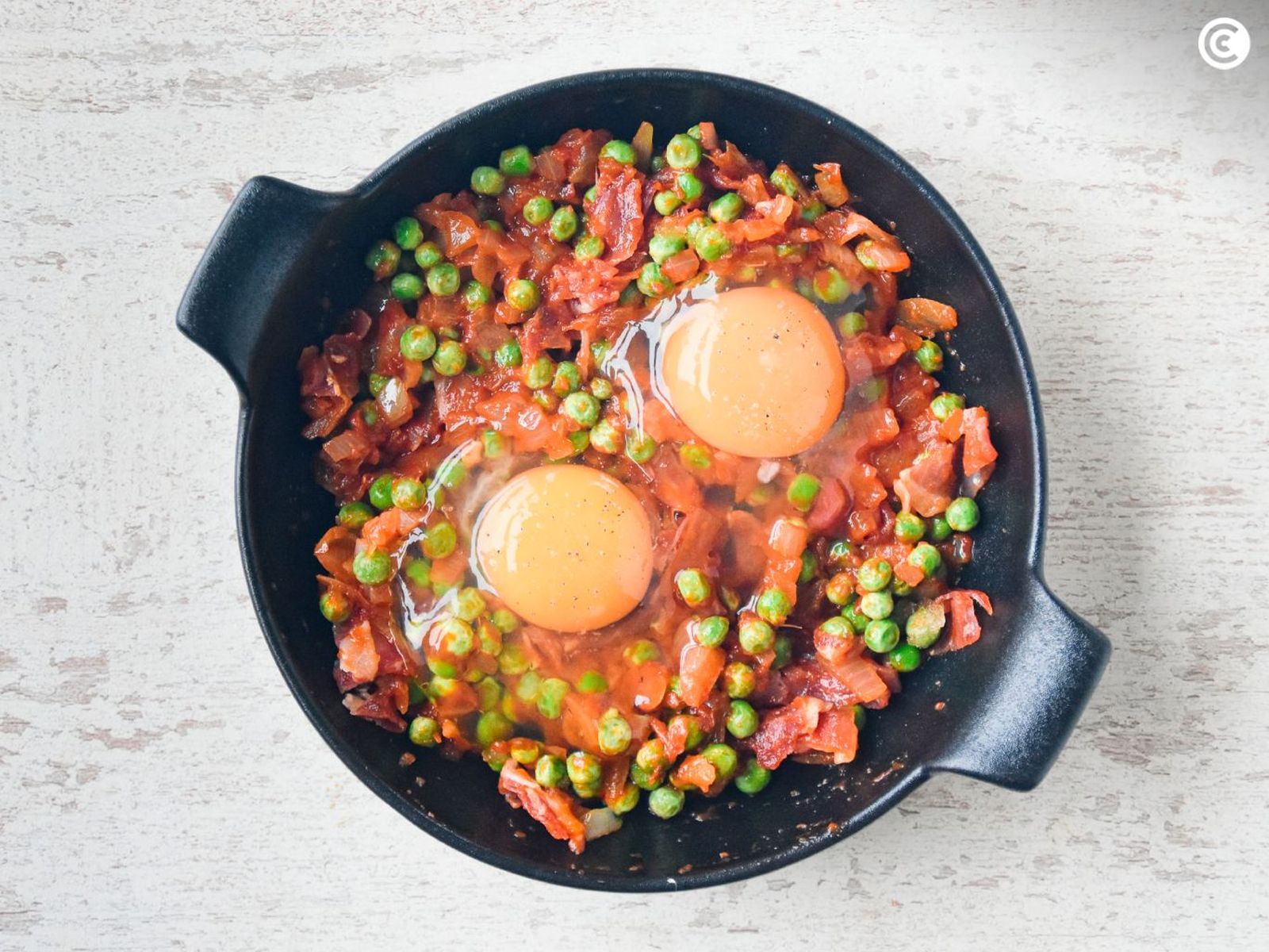 Cómo hacer huevos al plato