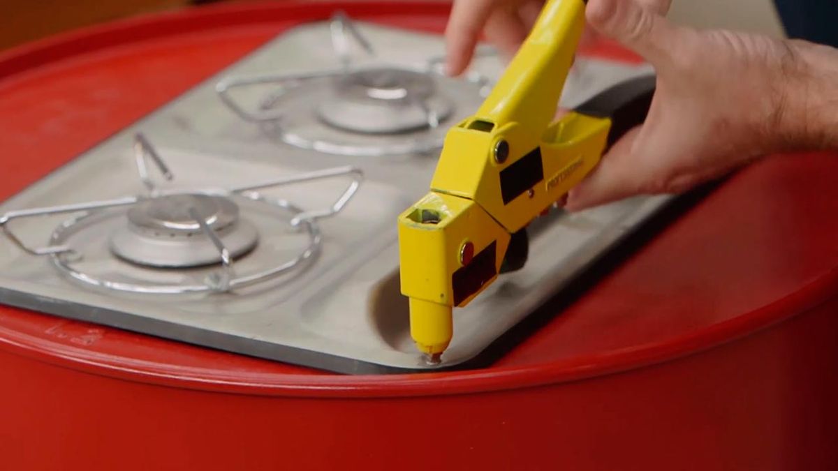 Cómo hacer una cocina en un bidón metálico paso 8