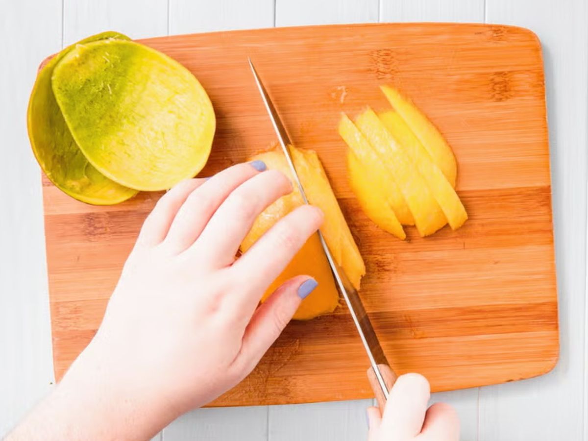 Retira la pulpa y corta