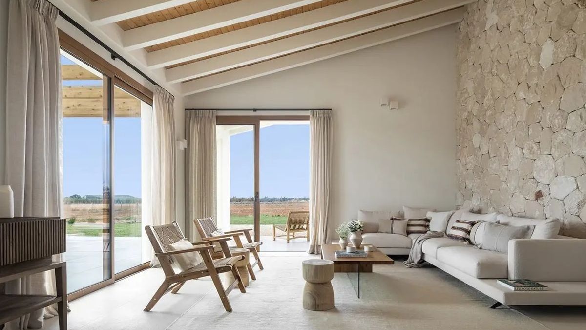 La luz es clave en la decoración ibicenca