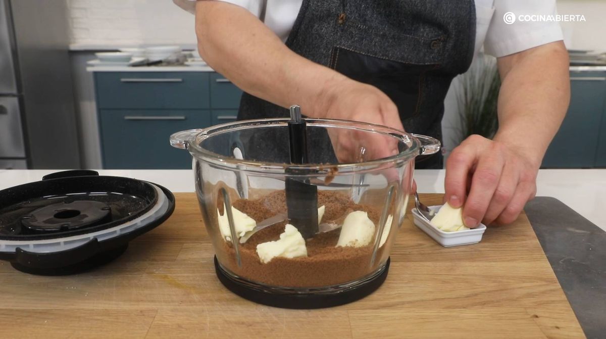 Prepara la base de galleta