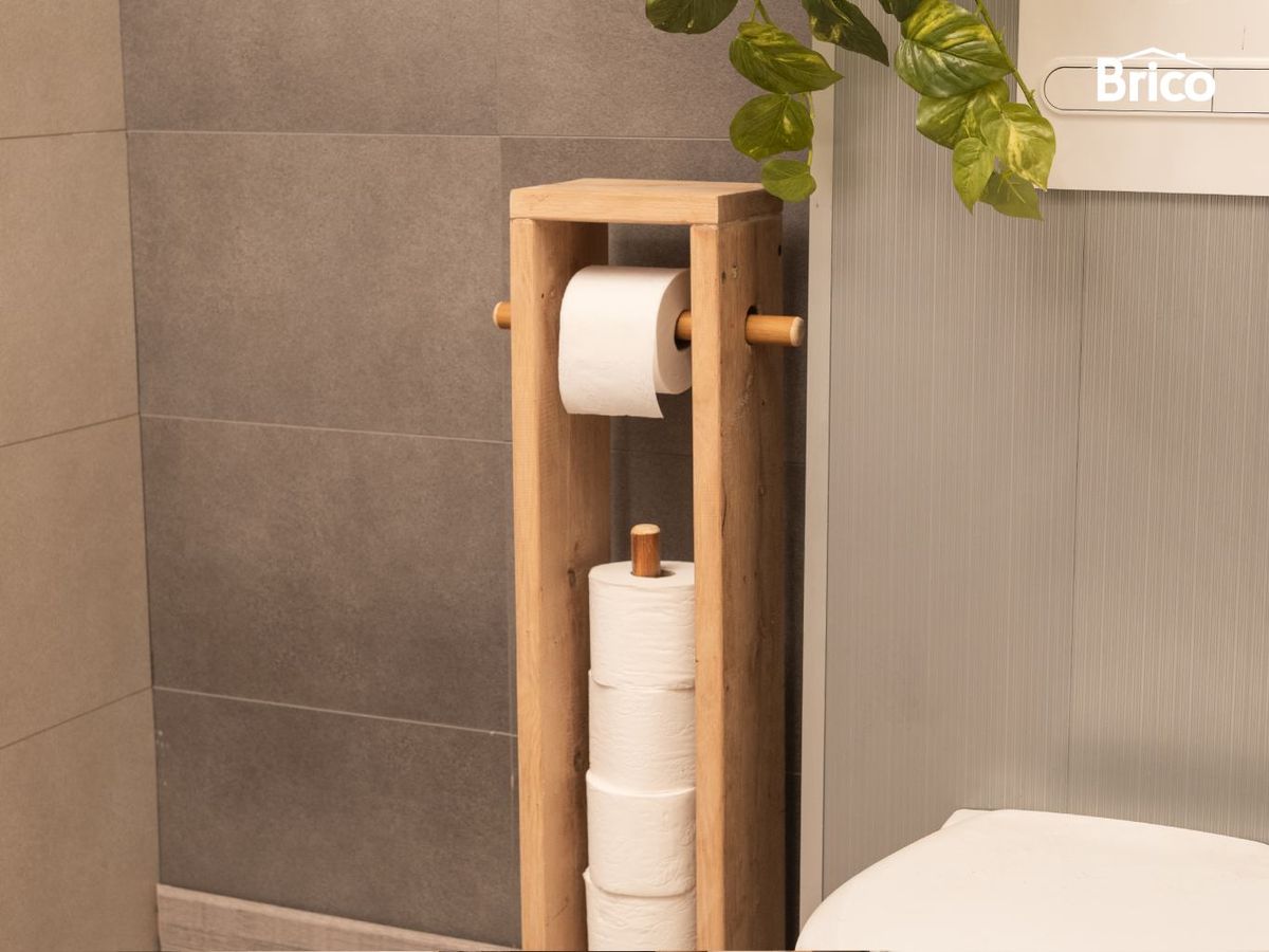 Resultado final del portarrollos rústico para baño