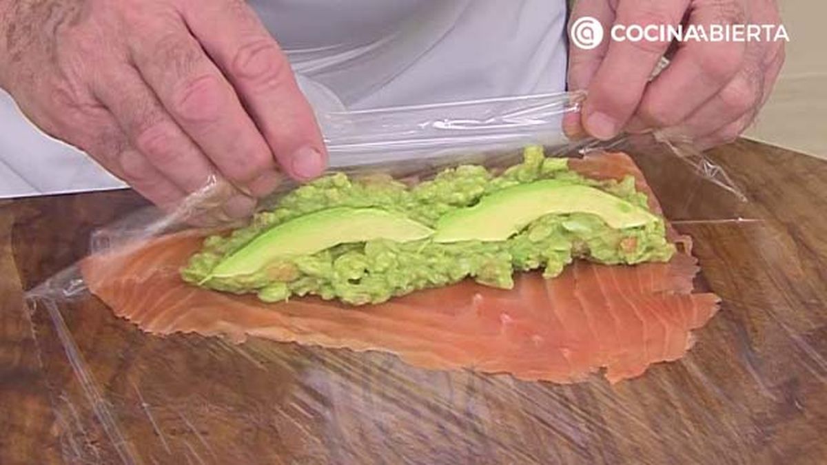 rollitos de salmon ahumado y aguacate arguinano paso a paso