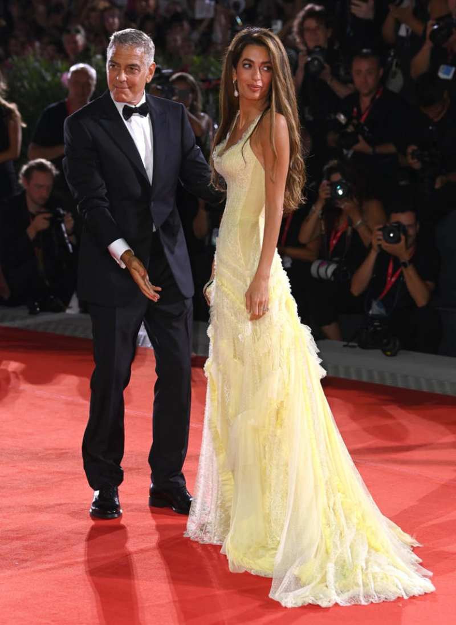 Amal y George Clooney en la alfombra roja del Festival de Venecia Amal y George Clooney en la alfombra roja del Festival de Venecia