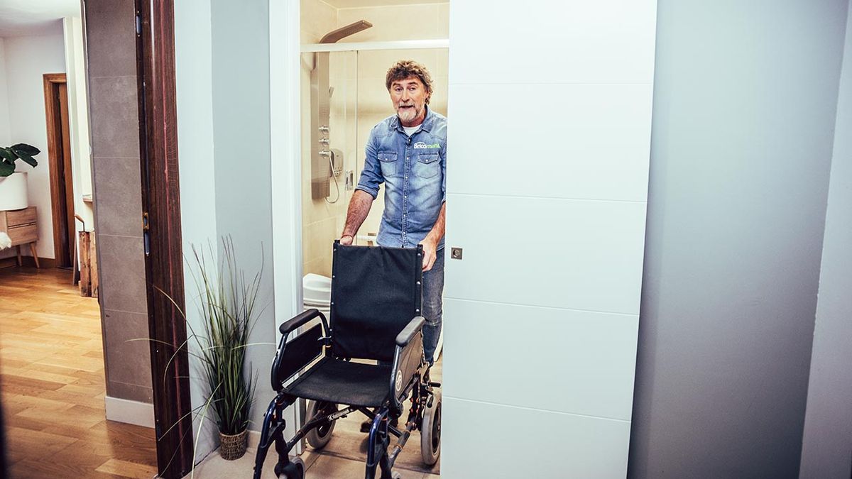 Como convertir una puerta abatible en una puerta corredera