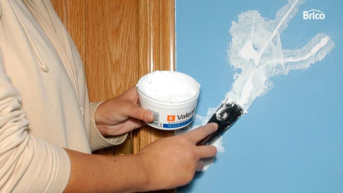 Arreglo de desperfecto en pared 