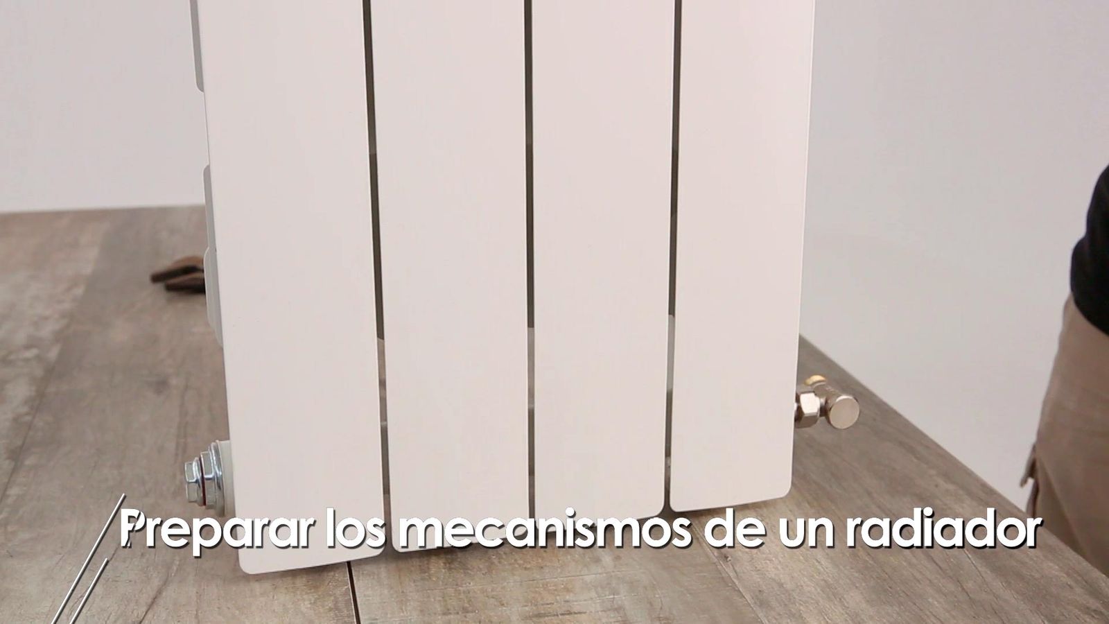 Colocar los mecanismos de un radiador paso 13 Colocar los mecanismos de un radiador paso 13
