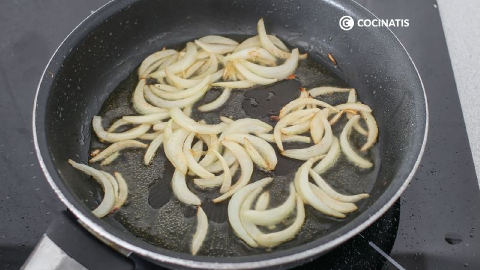 Sofreír la cebolla Sofreír la cebolla