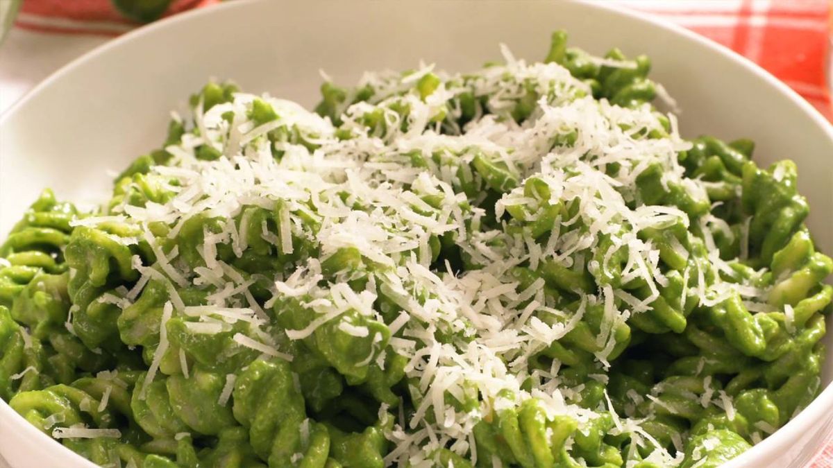 fusilli con salsa de espinacas y queso  paso 4
