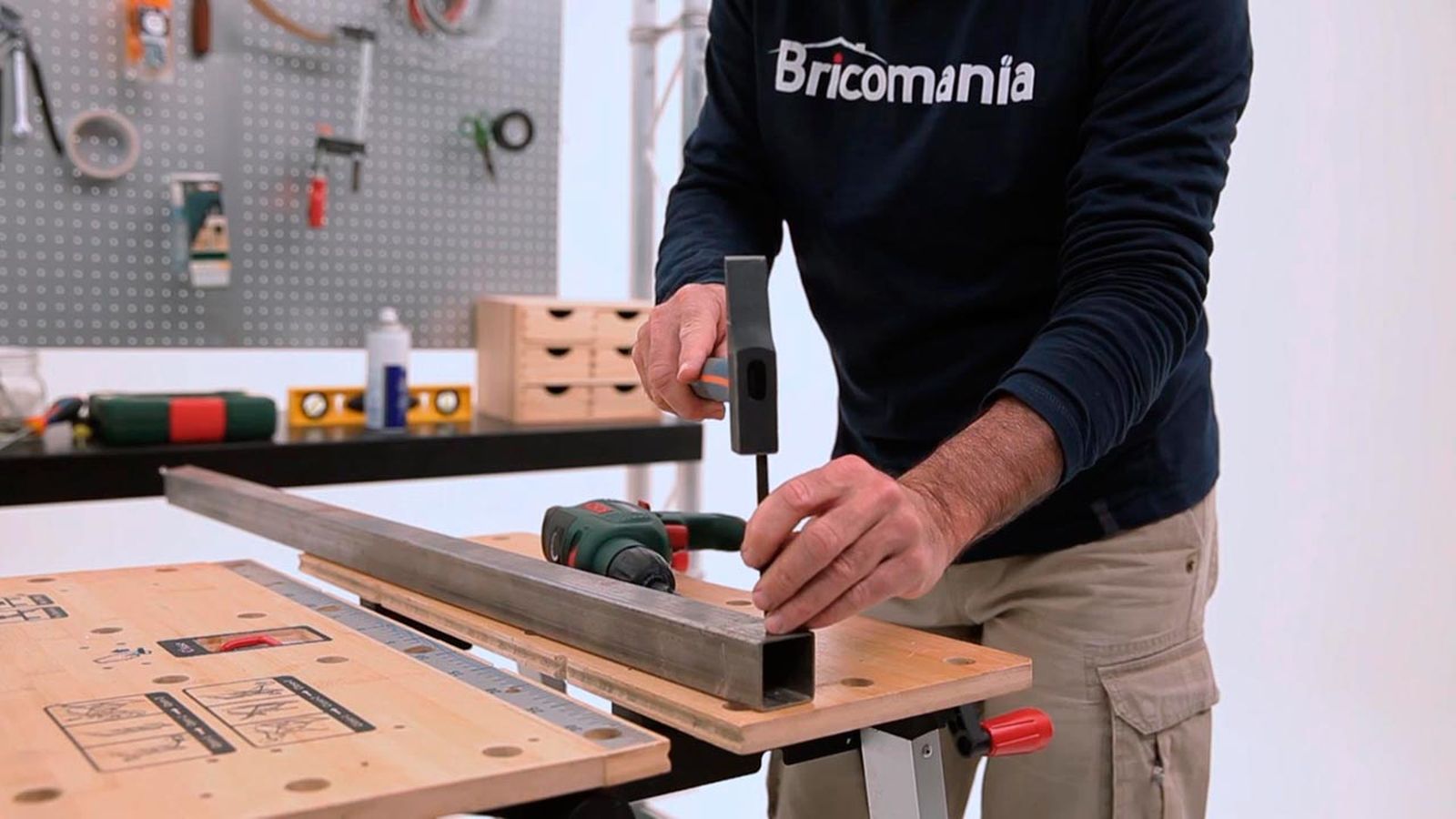 Cómo taladrar sobre metal paso 2