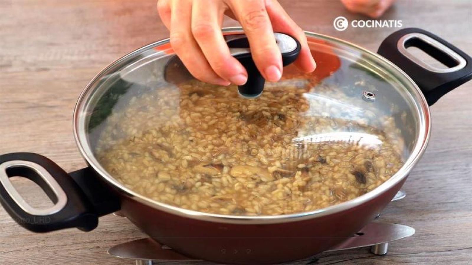 Cocina el arroz entre 15-18 minutos Cocina el arroz entre 15-18 minutos