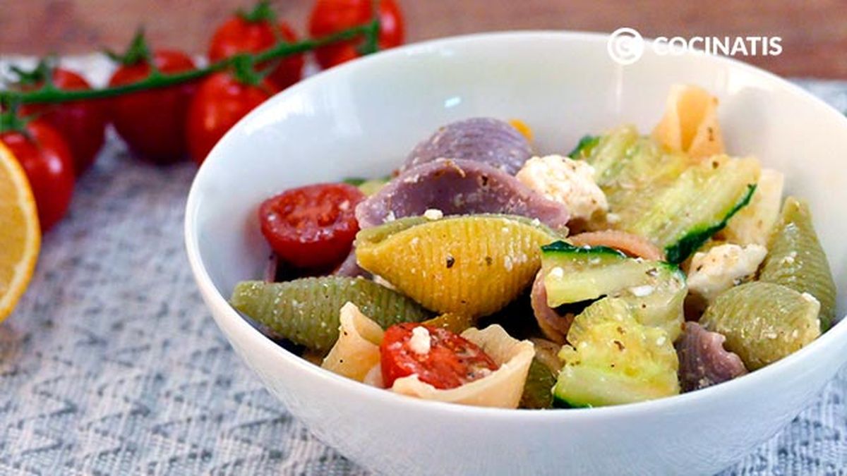 Receta de ensalada griega con pasta  paso 6