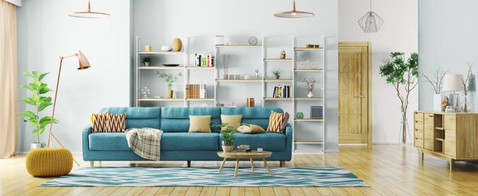 Salón amplio con baldas para aprovechar espacio vertical.