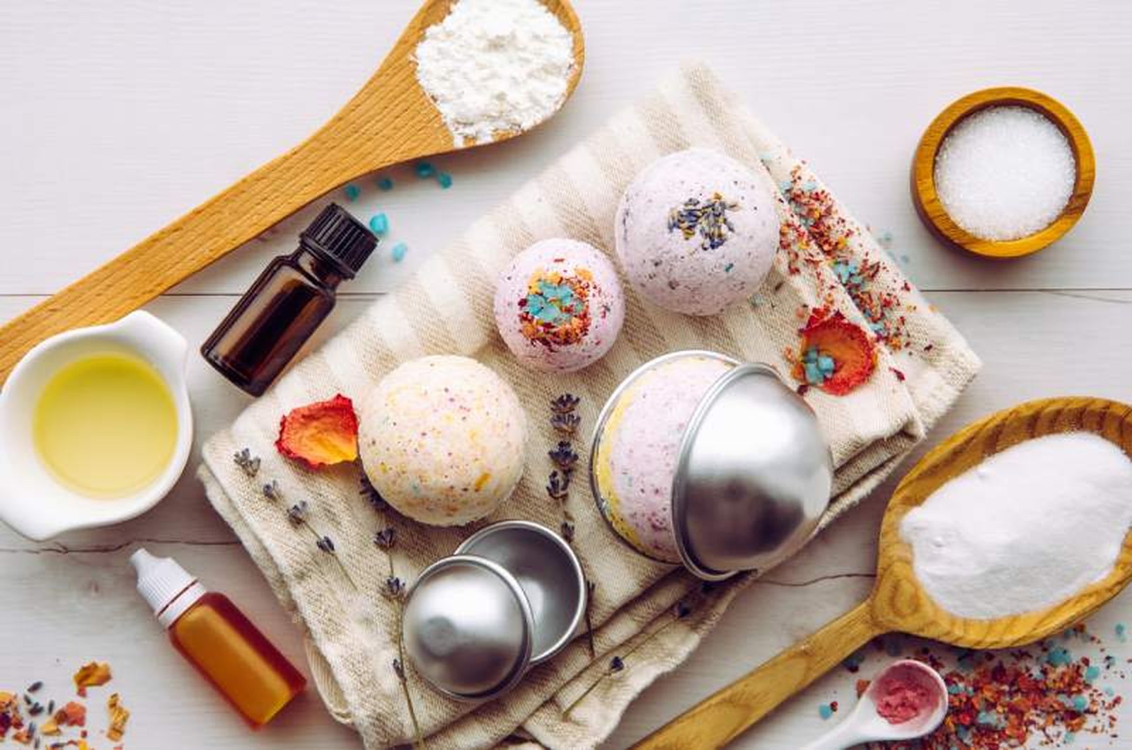 Algunos ingredientes para la realización de bombas de baño