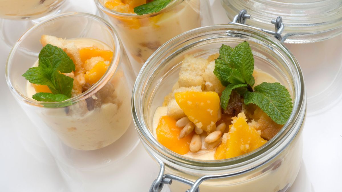 Vasitos de yogur y fruta, receta de Eva Arguiñano