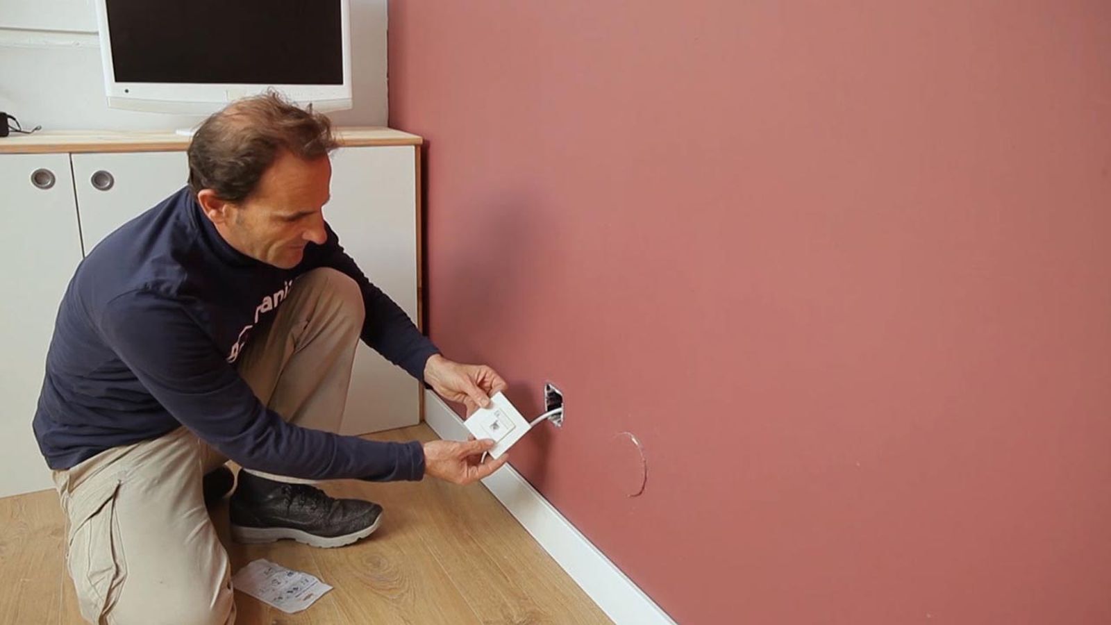 Cómo conectar una toma de red RJ45 paso 1 Cómo conectar una toma de red RJ45 paso 1