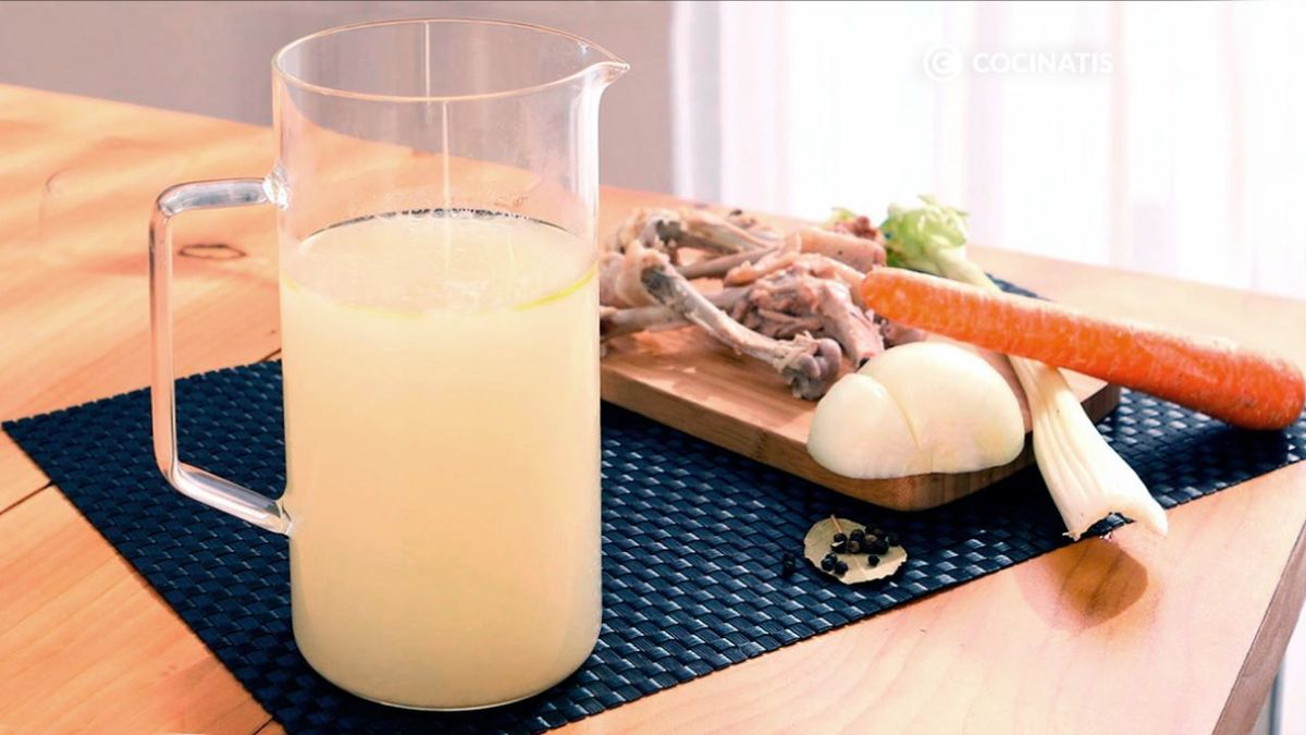 Caldo de pollo