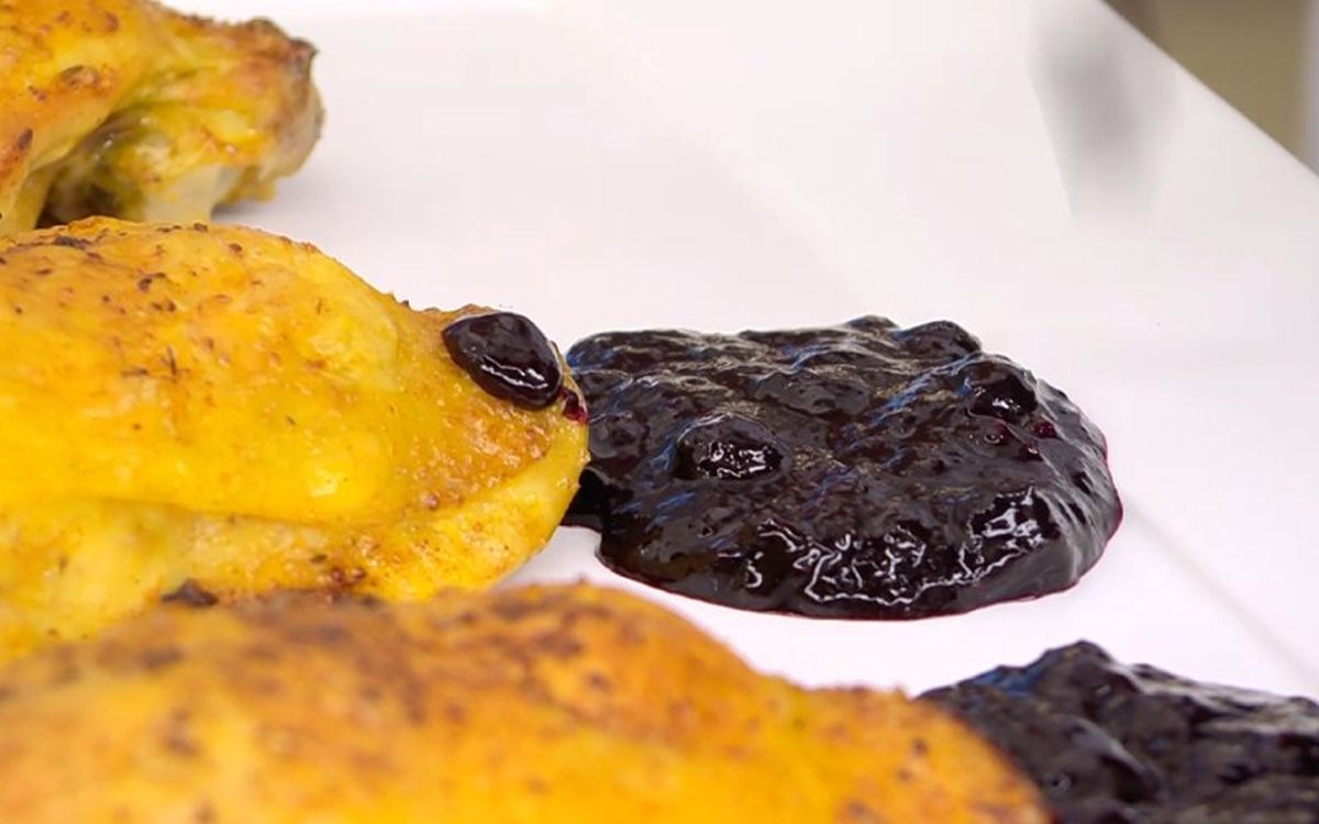 En 30 minutos, tienes una salsa de arándanos para tu pollo asado