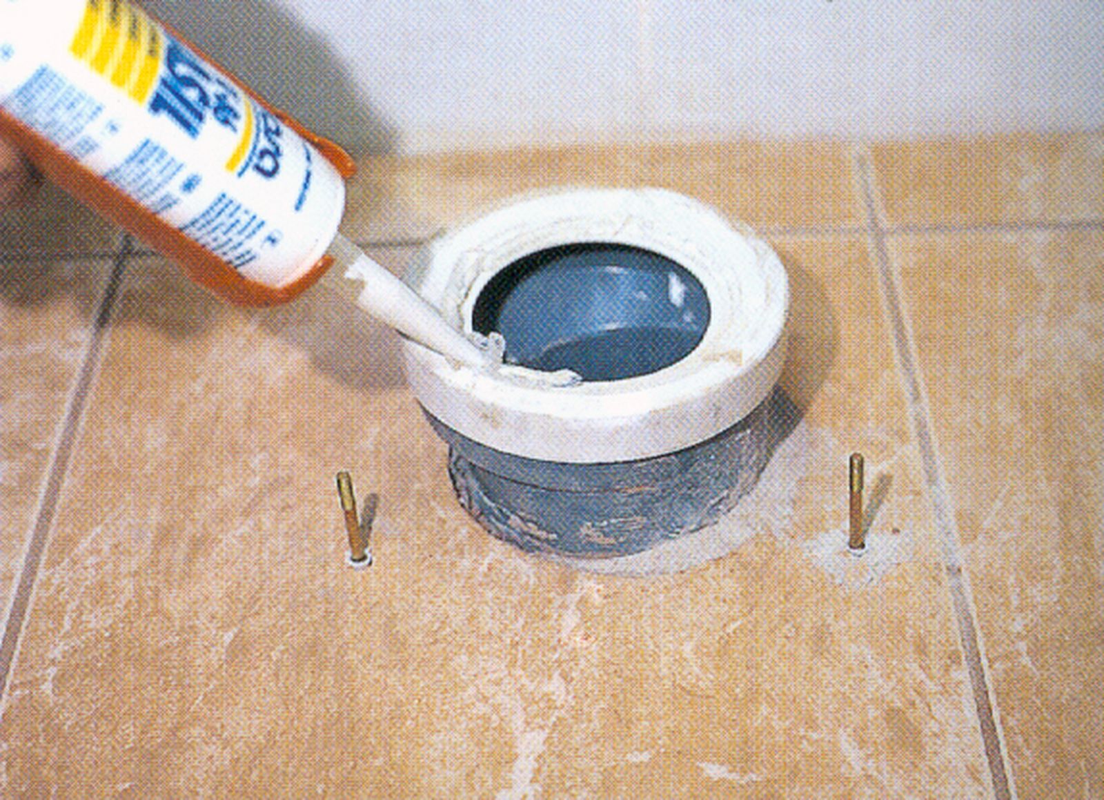 Cómo instalar sanitarios de baño paso 4 Cómo instalar sanitarios de baño paso 4