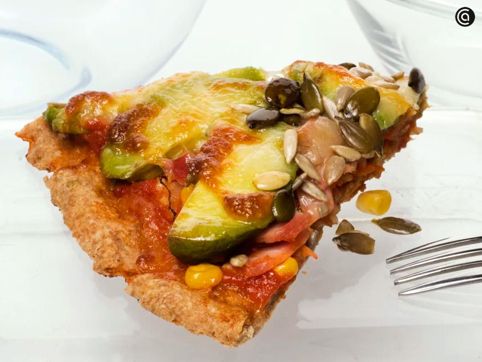 Pizza de aguacate con verduras y jamón, receta de Eva Arguiñano