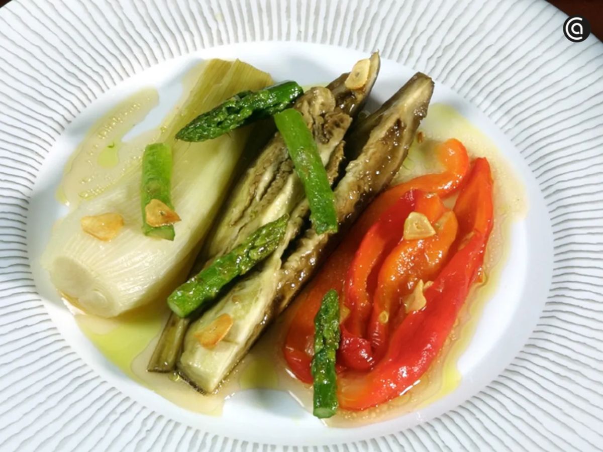 Las verduras asadas son una base versátil para múltiples recetas de temporada.