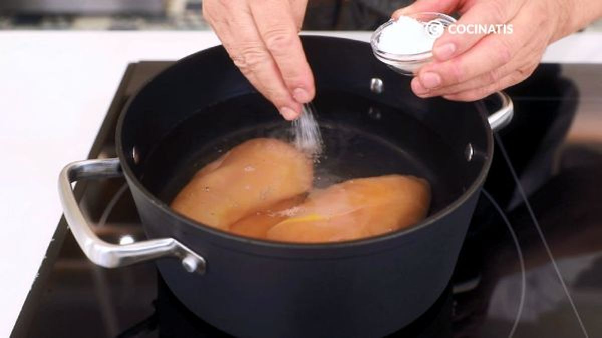 Cocemos la pechuga de pollo