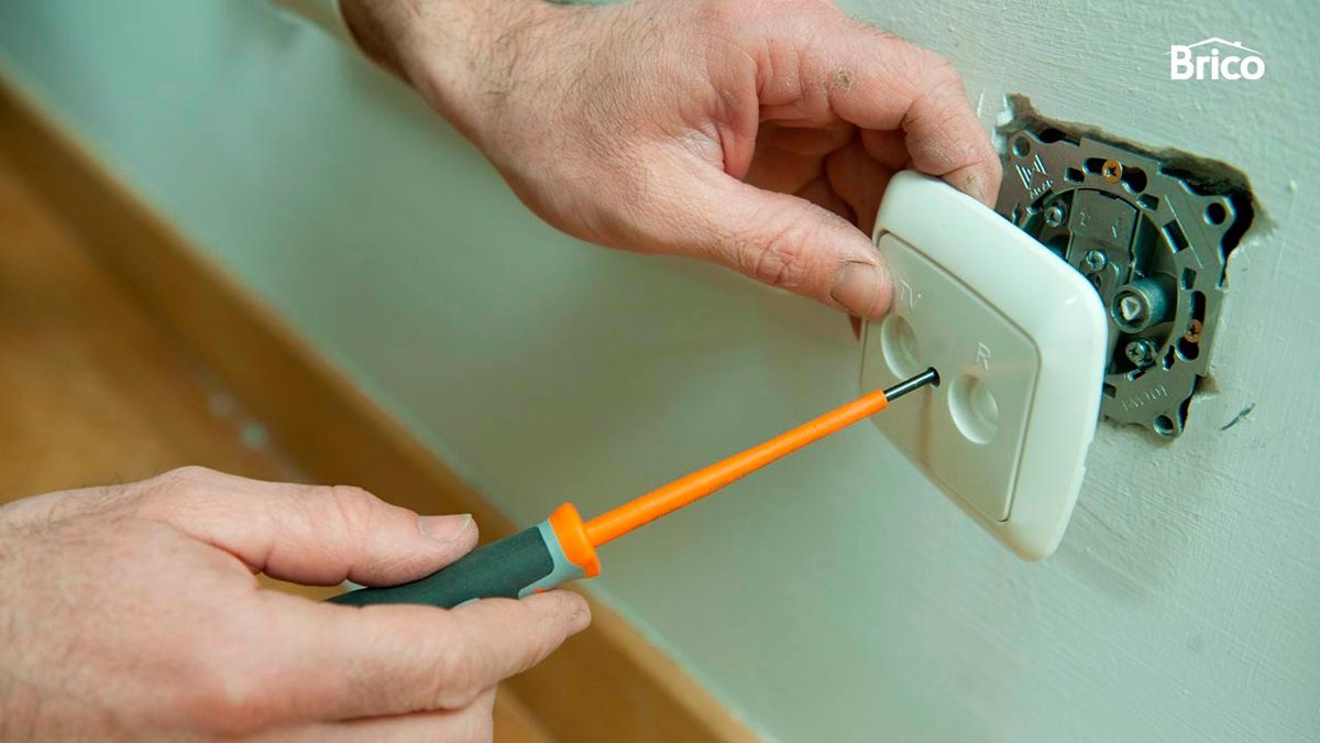 brico 0604 2 toma television paso 1